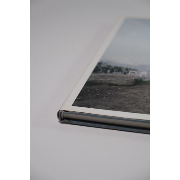 Alec Soth, Dog Days Bogota Hardcover Book RARE Minnesota Photographer - Picture 3 of 15